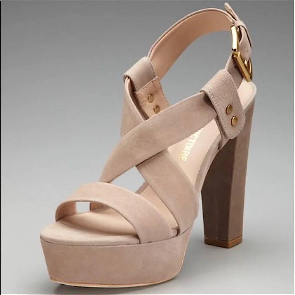 Pour La Victoire Nealla Nubuck Leather Platform Heel